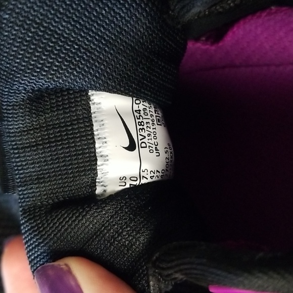 Nike Air Running Shoes - Picture 10 of 11